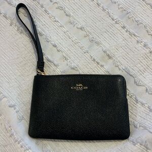 COACH Black wristlet wallet NWT